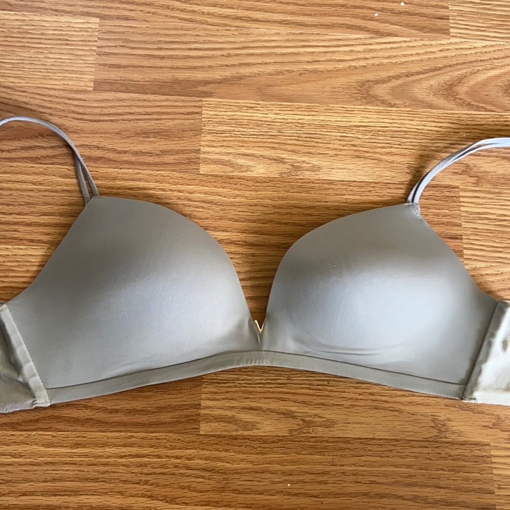 Victoria's Secret light blue/grey lightly lined bra with mesh straps